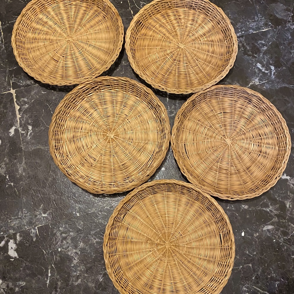Wicker paper plate holders - DIY boho design